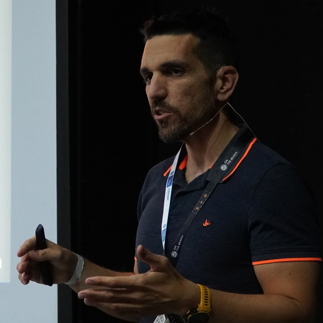 Moisés Macero García